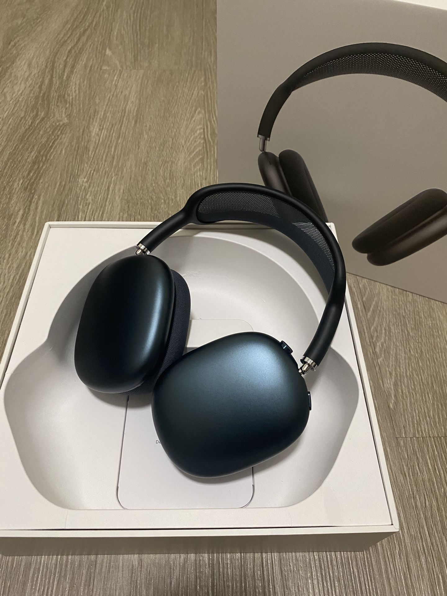 AirPod Maxes Midnight