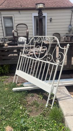 Full size bed