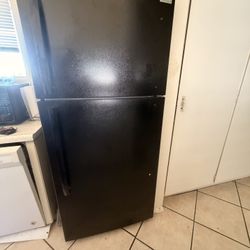 Insignia Refrigerator 