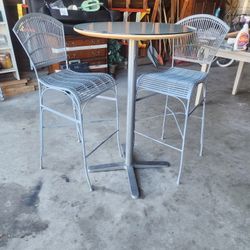 Tall Round Table Coffee/cocktail Table