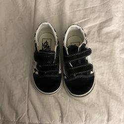 VANS  Brand New Never Worn Size 6 Kids