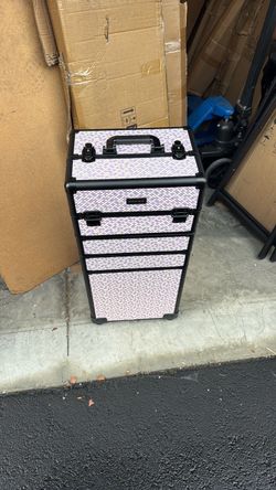 Byootique Rolling Makeup Train Case