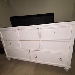 8 Drawer Dresser 