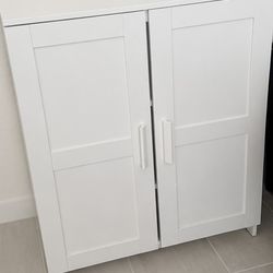 White Cabinet With Shelves 