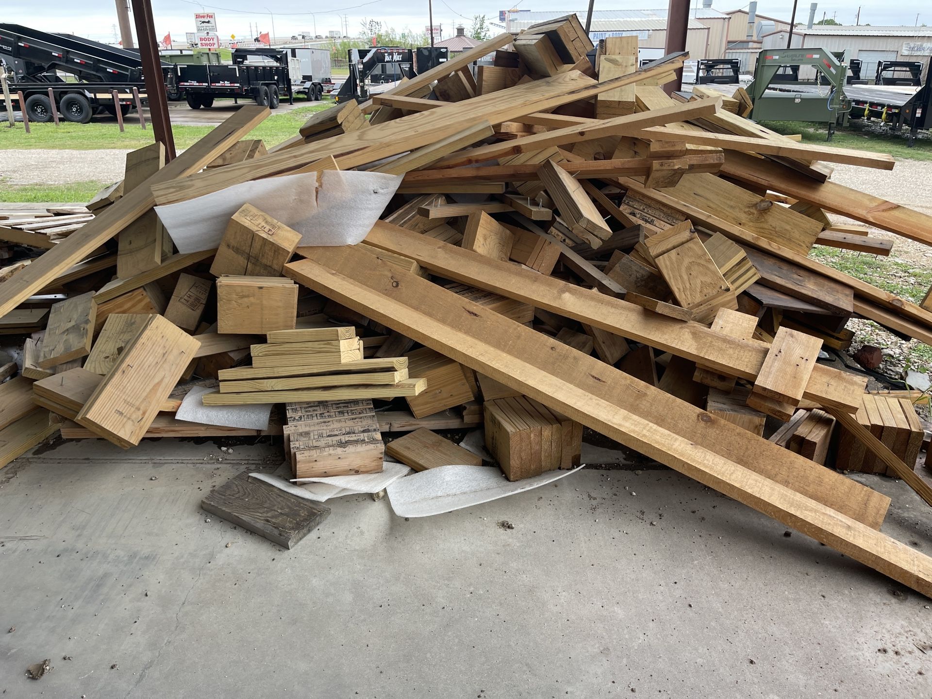 Bulk Lumber & Trailer Wood
