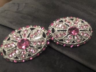 Beautiful pink stone clip on earrings