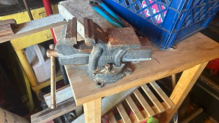 Bessev Table Top Vise