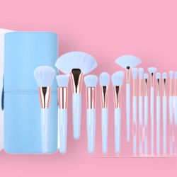 24 Piece Makeup Brushes Set With Container