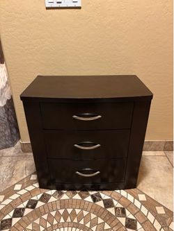 Dark Espresso 3-Drawer Nightstand / Bedside Table