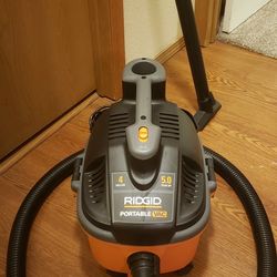Ridged Portable Vac 4 Gallon