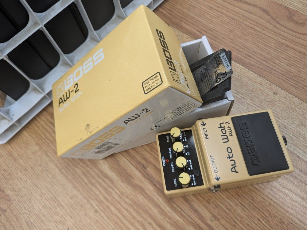 BOSS AW-2 Auto Wah