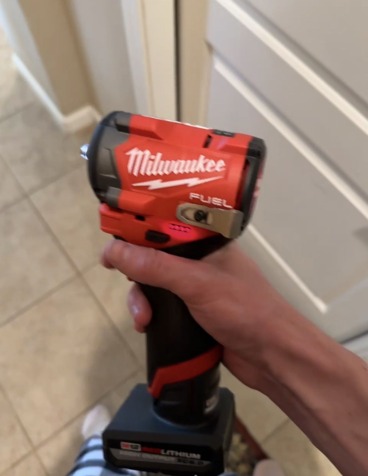 Milwaukee M12 3/8 Stubby Impact Driver With Battery And Charger
