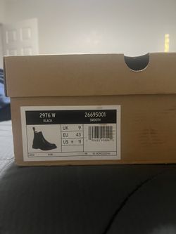 Black Chelsea men’s Docs
