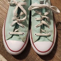 Size 4 Youth Converse