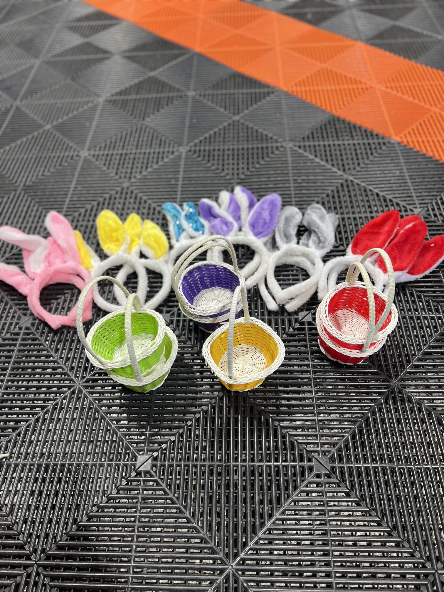 Marsui 6 Color Wicker Easter Basket with 6 Color Bunny Ears Headbands Set Eggs Easter Baskets with Handle Woven Basket Bunny Gift Baskets for Party Fa