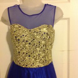 Beautiful formal Prom/ graduation dress