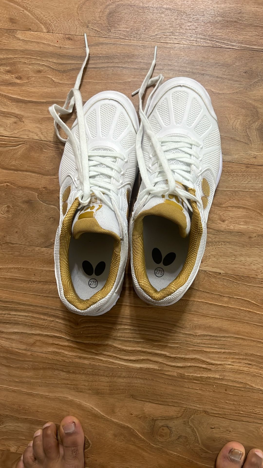 Butterfly Lezoline Rifones Table Tennis Shoes White 9.5 ( Less Than 2 Months Old)
