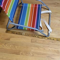 6-BEACH FOLDING KIDS CHAIRS ($40obo)