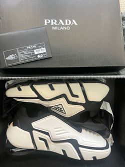 Prada techno stretch Sneakers: Size L8 and R7 mismatch