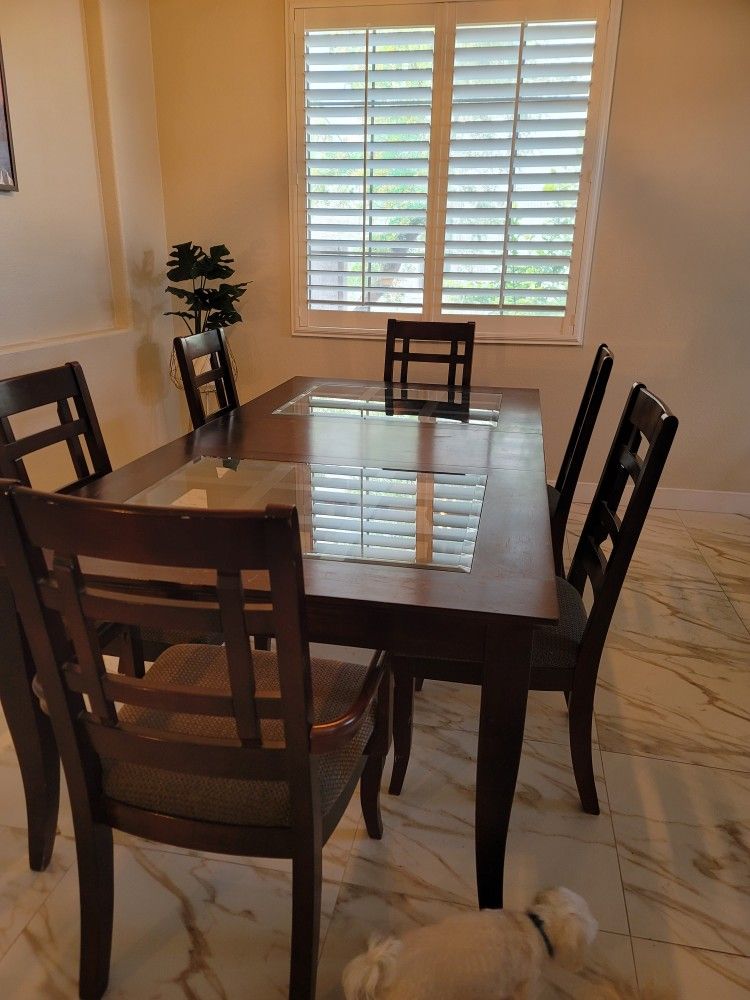Dining Room Table And 6 Chairs