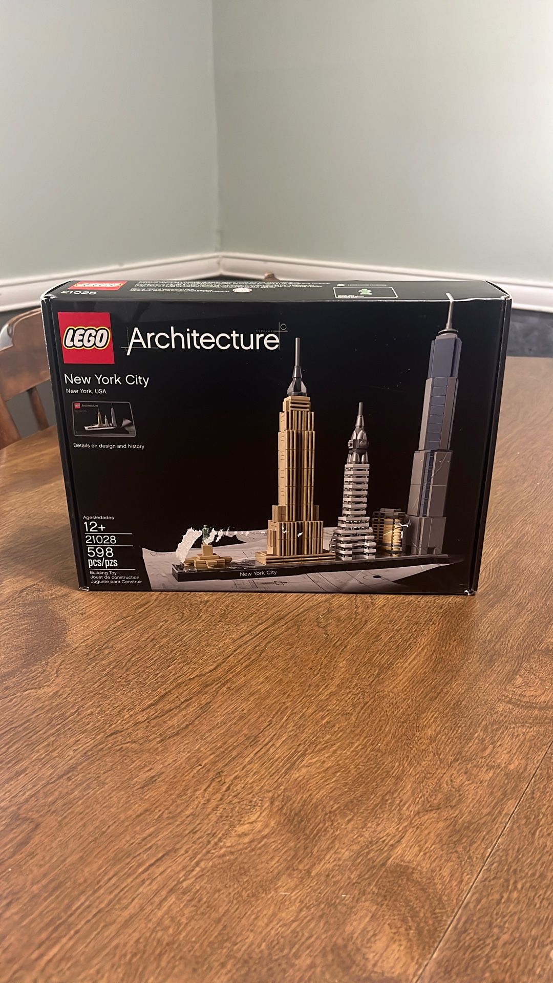 LEGO Architecture New York City 21028 — Brand New Sealed – Collector Model 