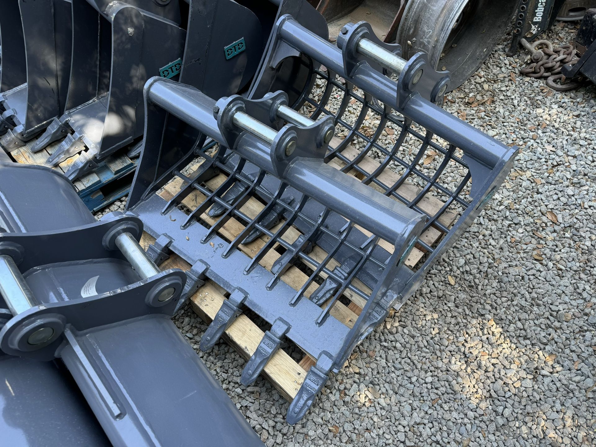 Mini Excavator Skelton Rock Bucket & Rippers 