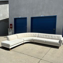 Living Spaces Beige Sectional Couch 🛻Delivery Available🛻