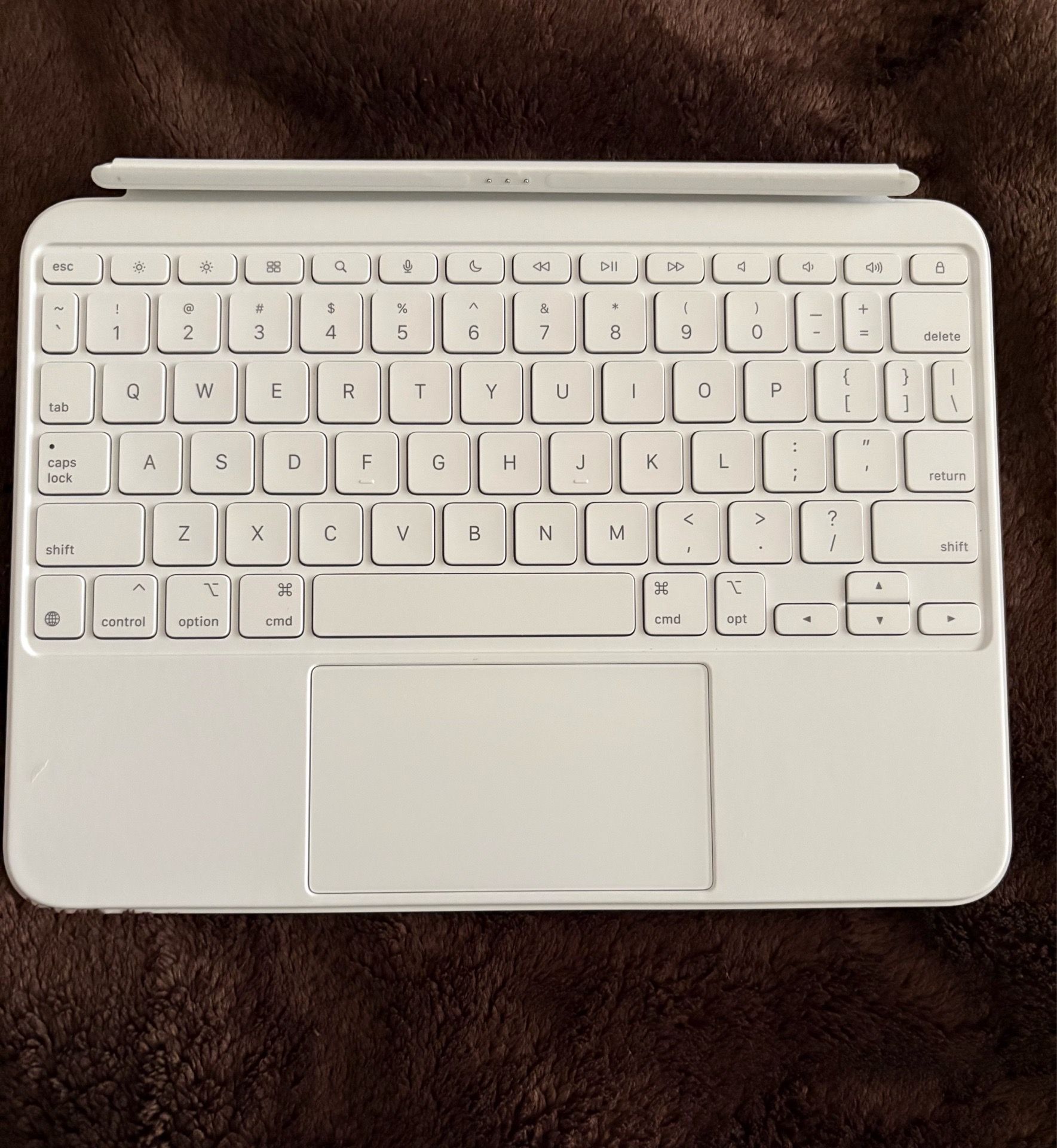 Magic Keyboard Folio for iPad (A16)