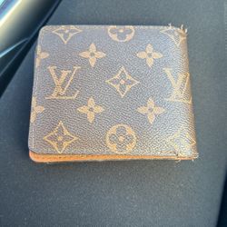 Loui Vuitton Wallet