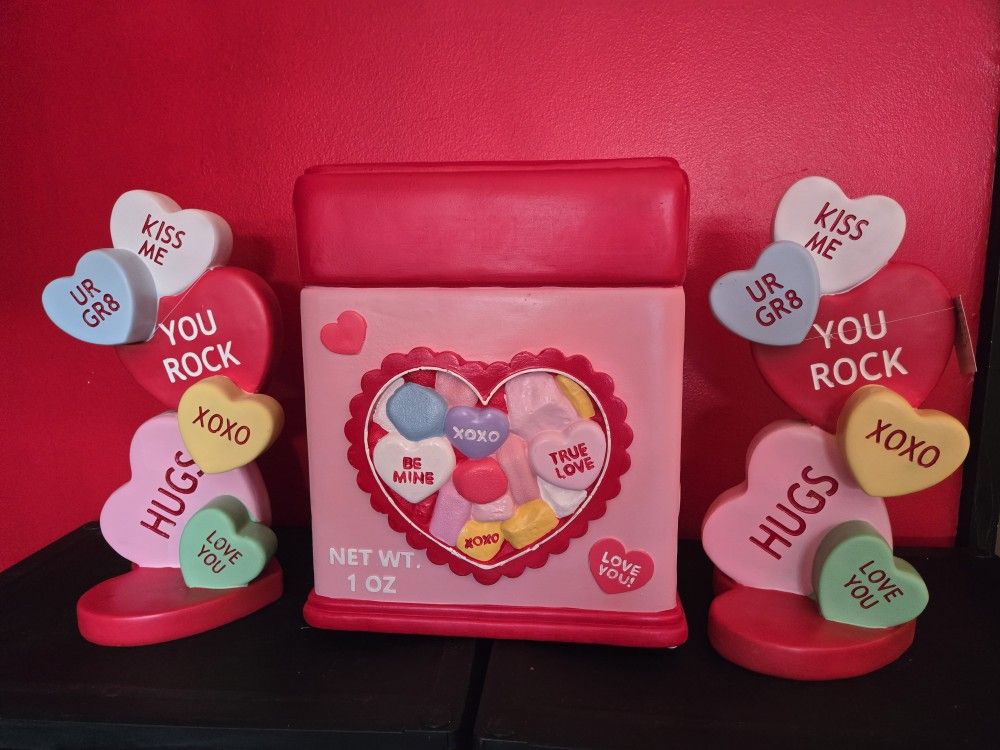 Candy Hearts Food Stool With Heart Stands