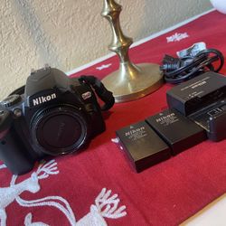 Nikon Camera With Accessories 