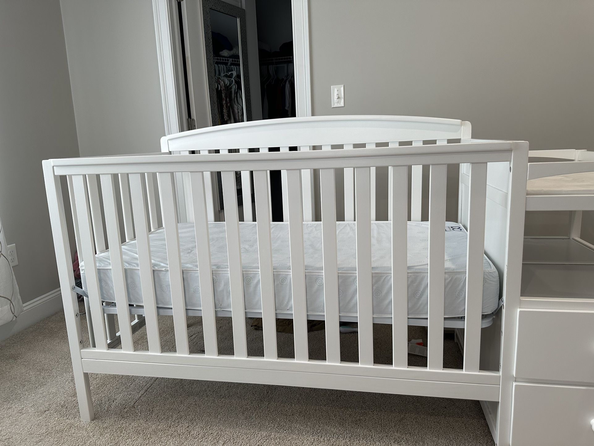 Delta 4-in-1 Crib with Changing Table And Delta Waterproof Mattress 