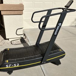 Signature Fitness SF2curved Treadmill