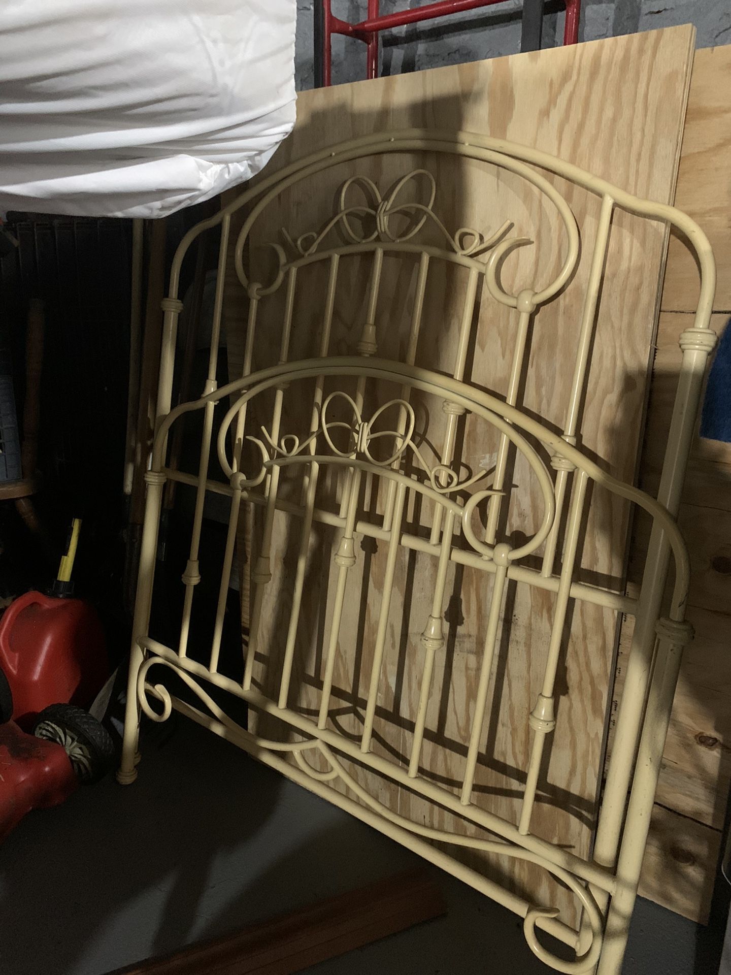 Bedroom Set For Sale