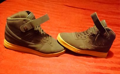 BROWN FILAS SIZE 10.5