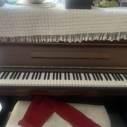 Young Change Piano Preowned Very Good Condition 