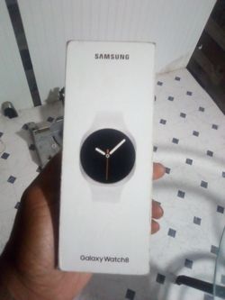 Samsung Galaxy Watch 8 in Box