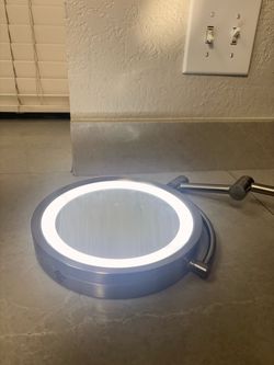 2 sided light magnification mirror wall mount