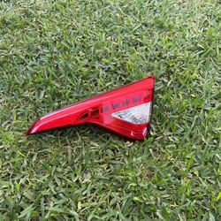 15-17 HYUNDAI ELANTRA RIGHT TAIL LIGHT LED