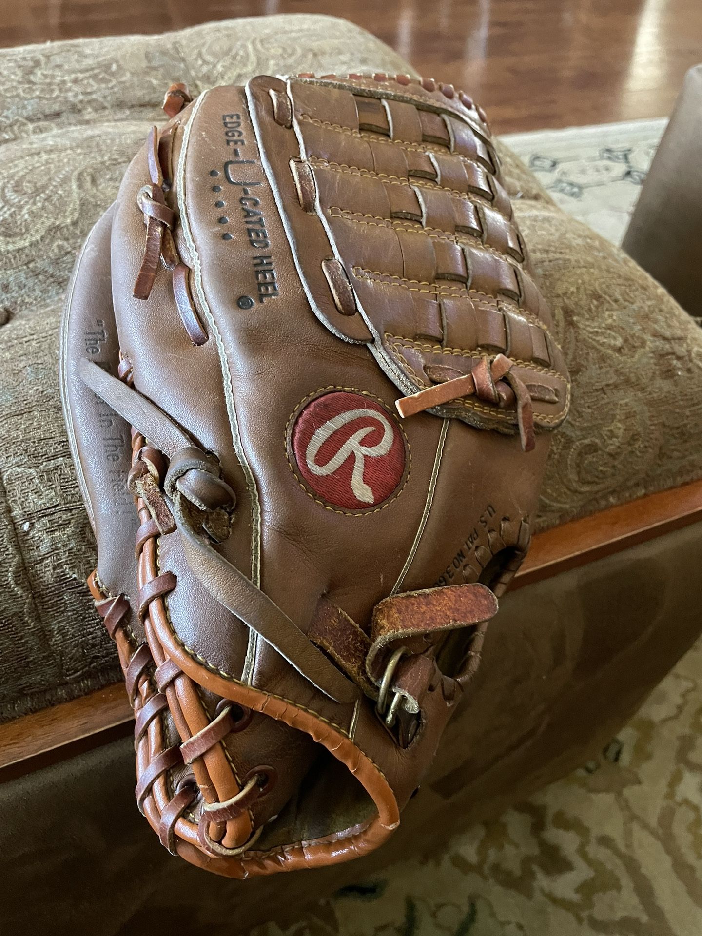 Rawlings Baseball ⚾️ Glove In Good Condition