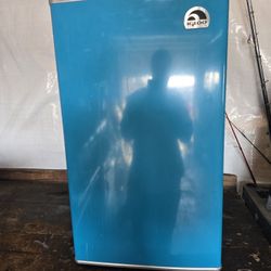 Igloo Baby Blue Mini Fridge 