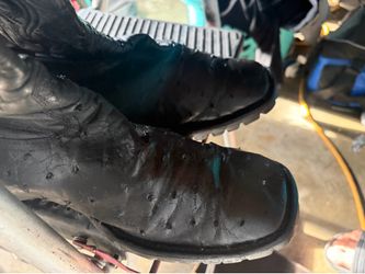 Ostritch black boots