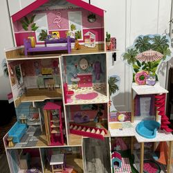 Barbie dream house 