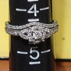 14k White Gold Diamond Ladies Ring Size 4.5