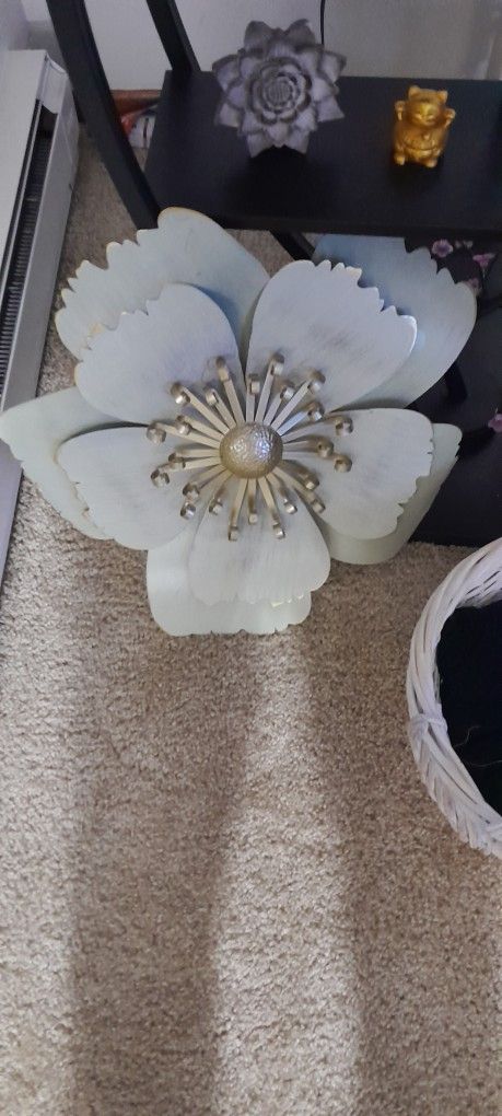 Metal Hanging Flower