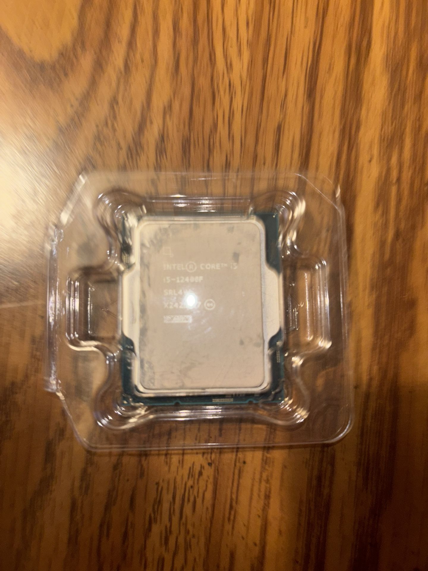 Intel i5-12400F