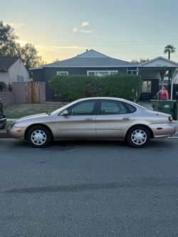 1997 Ford Taurus XL