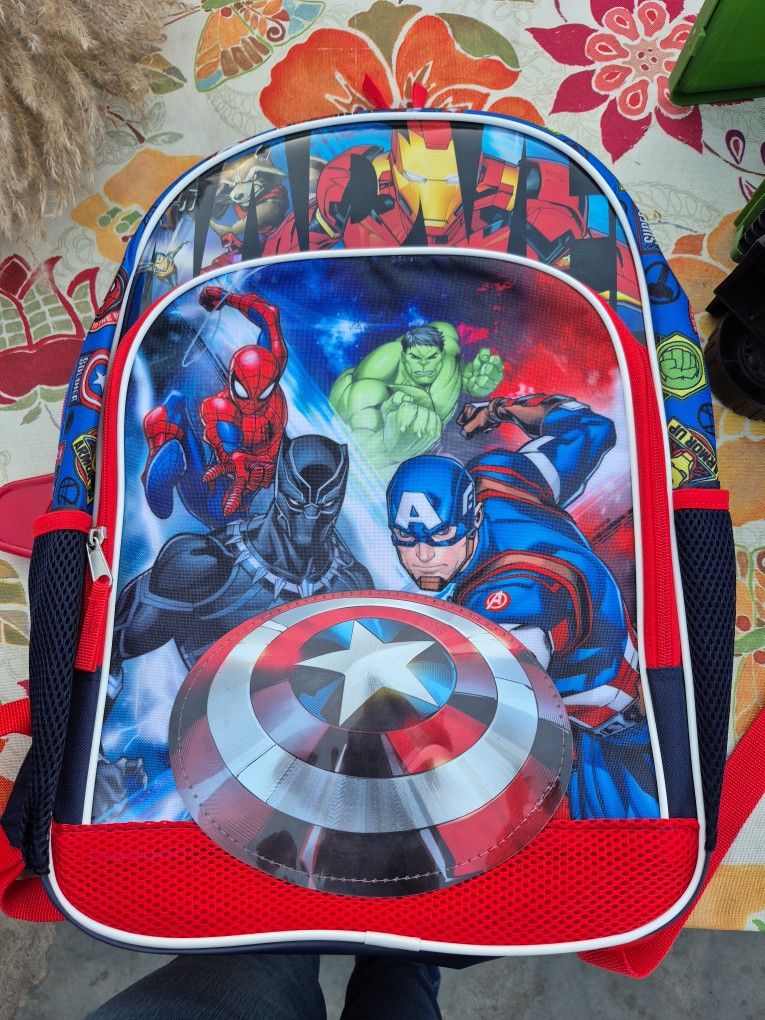 New AVENGERS backpack 18"