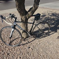 GIANT DEFY ALUXX BIKE & ACCESSORIES 