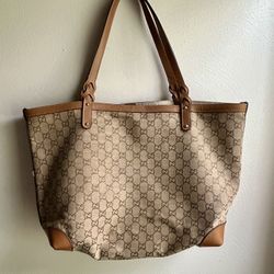 Gucci Monogram tote